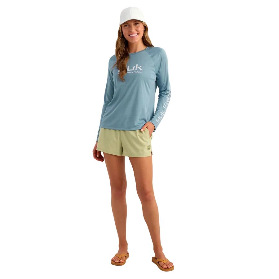 HUK WOMEN'S PURSUIT PERFORMANCE CREW SHIRT