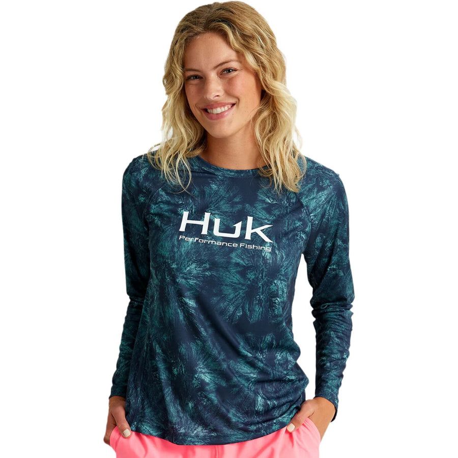 HUK WOMENS AQUA DYE PURSUIT PERFORMANCE SHIRT