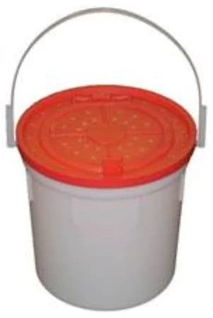Challenge Plastic, 4 quart Minnow Bucket Bait Buckets