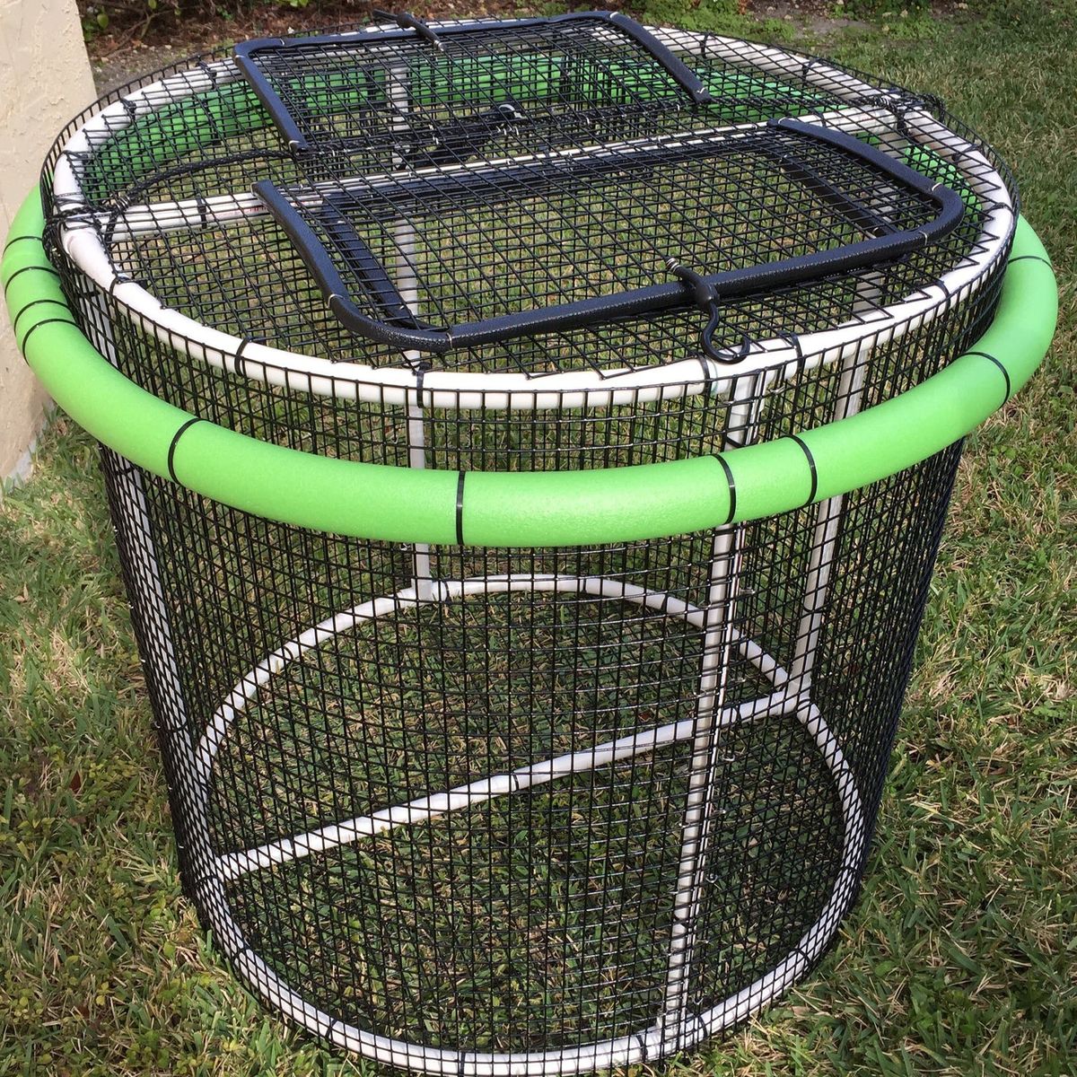R & R Tackle Collapsible Floating Bait Pens